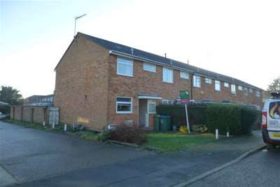 2 bedroom Detached t...